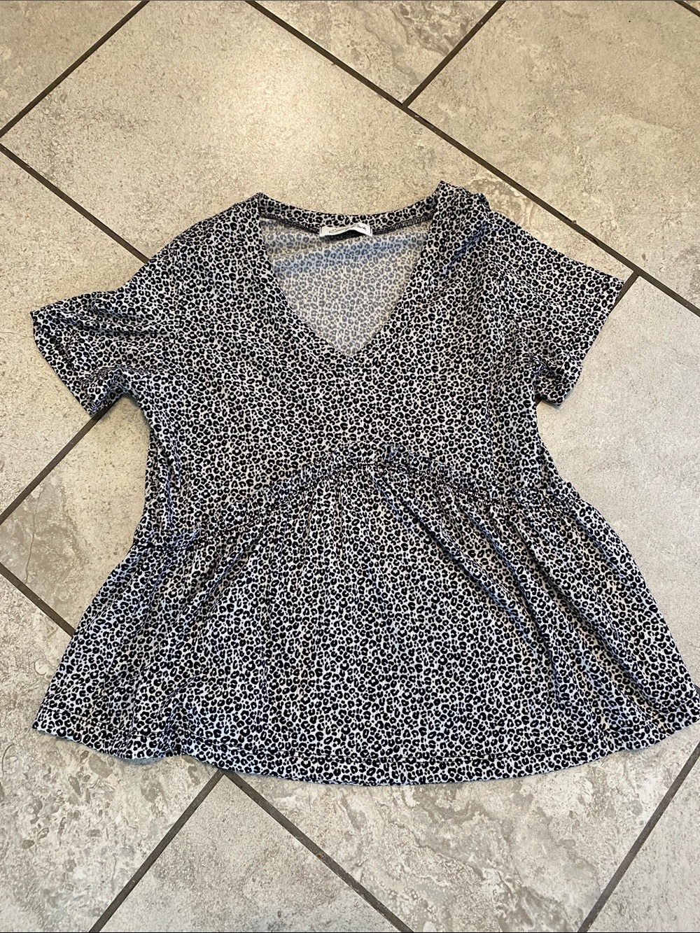 emory park Black and White Leopard V-Neck Peplum Top